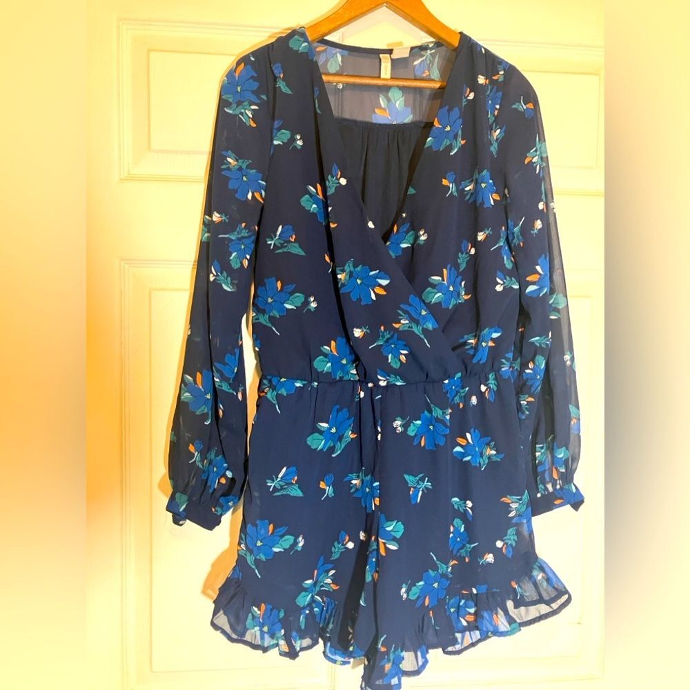 Japna long sleeve shorts romper, beautiful design, excellent condition, size M